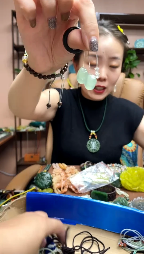 银S925镶嵌岫玉耳饰·