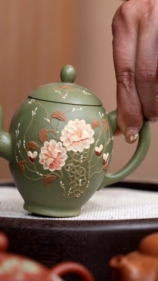 【闪购商品】紫砂茶壶豆青砂美人肩泥绘花