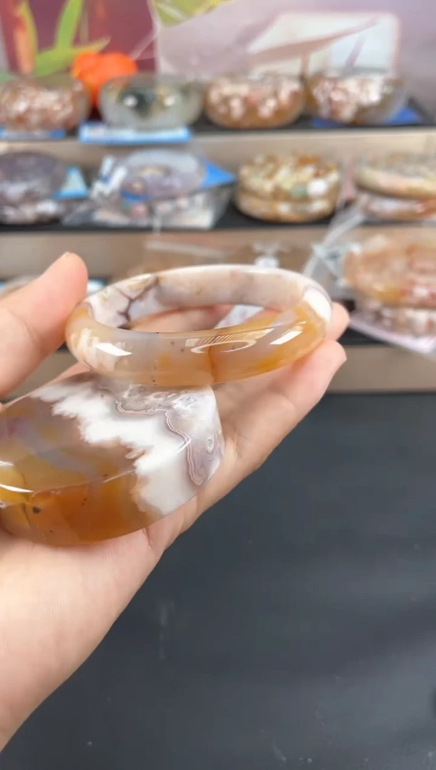 未镶嵌手镯石英质玉60