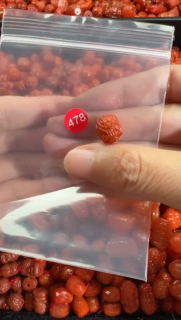 颈饰未镶嵌南红玛瑙1