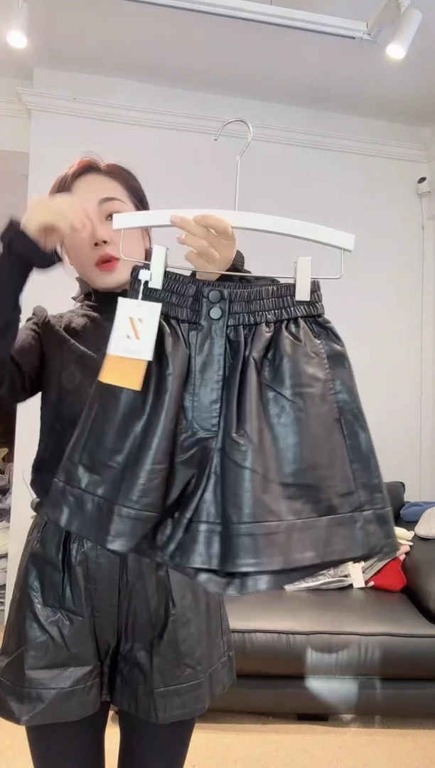 黑色皮短裤XL码-2586
