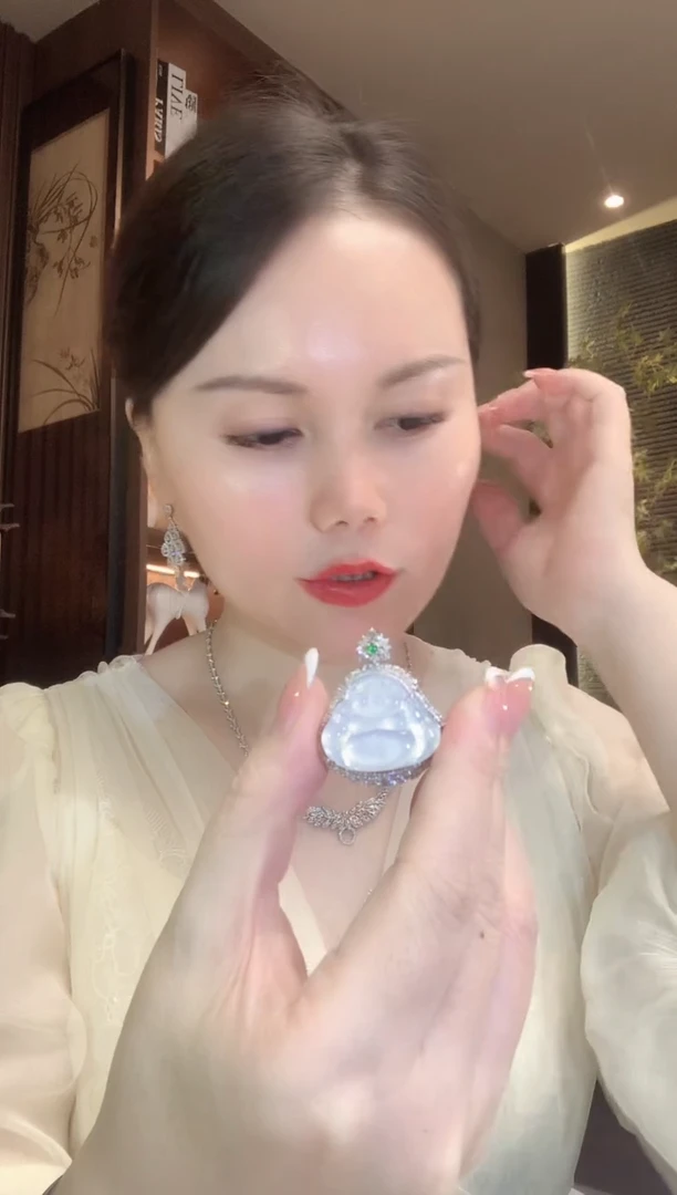 吊坠(不含链)18K金镶嵌翡翠C17