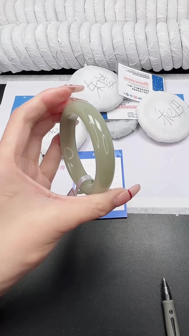 未镶嵌手镯石英质玉72-58.7DK