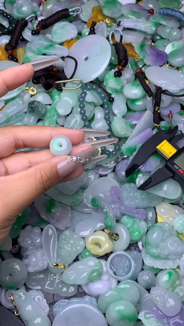 翡翠未镶嵌颈饰天然缅甸翡翠吊坠