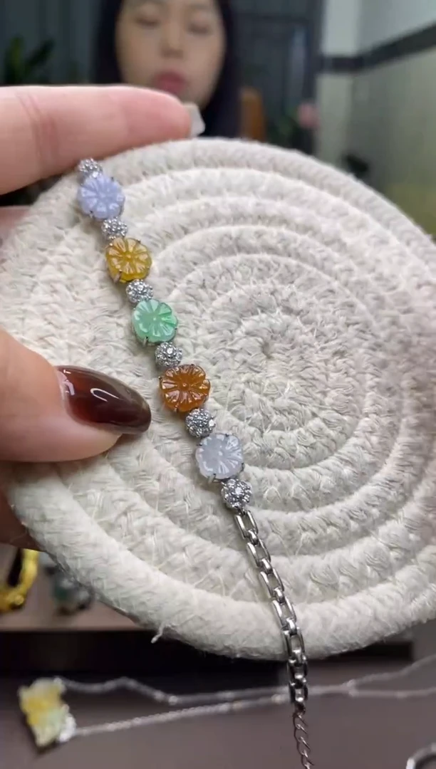 颈饰银S925镶嵌翡翠净货14800