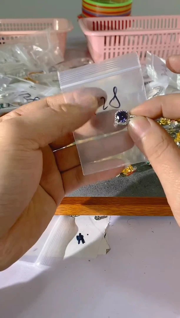 【闪购商品】水晶颈饰银S925镶嵌728红宝，蓝宝，多样性发一件赠链