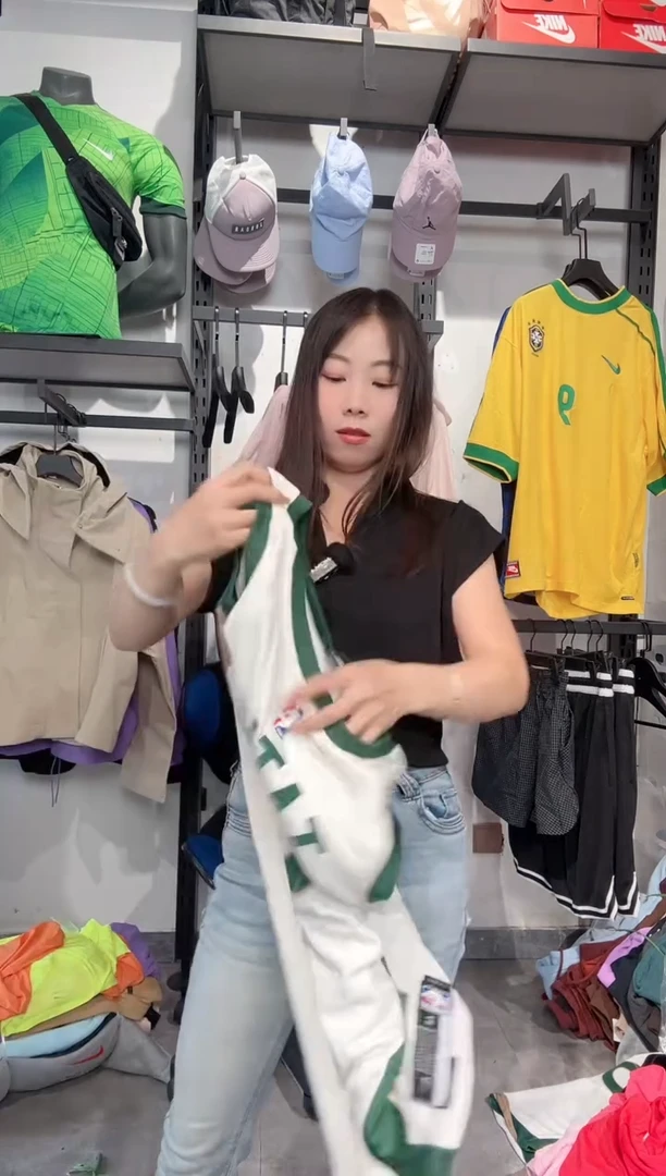 1304 编码 瑕疵款直播间过款为准 尺码