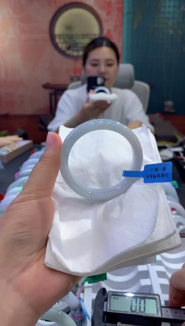 翡翠手镯未镶嵌多人0017492