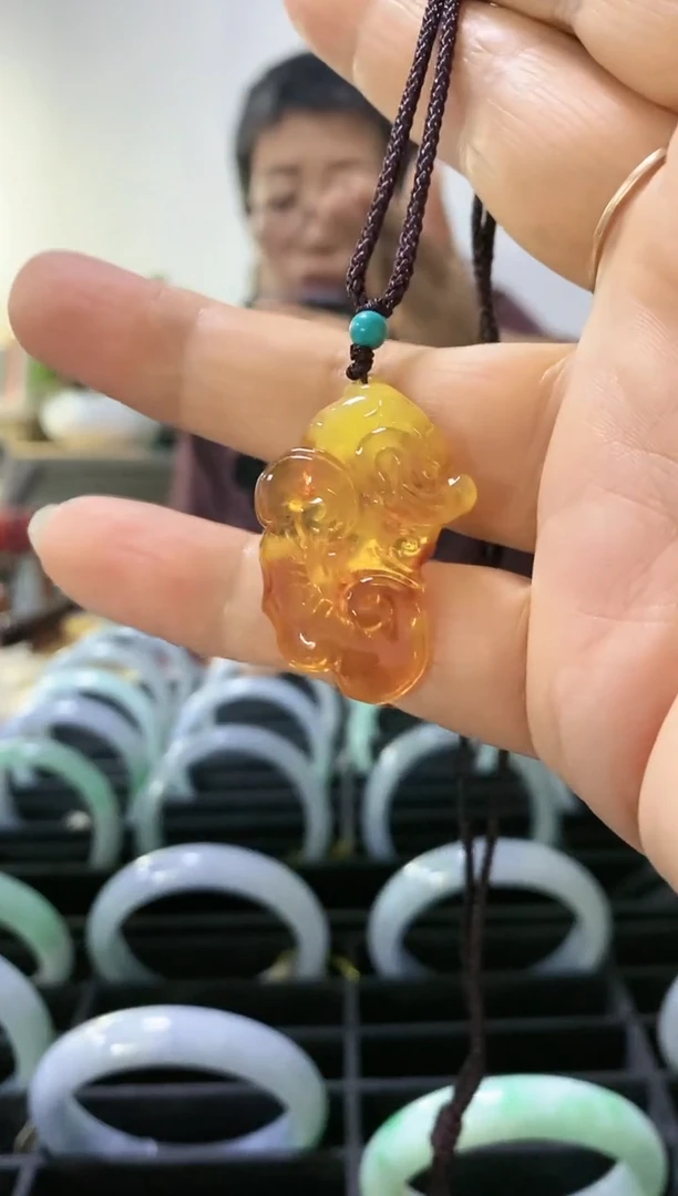 蜜蜡颈饰未镶嵌吊坠