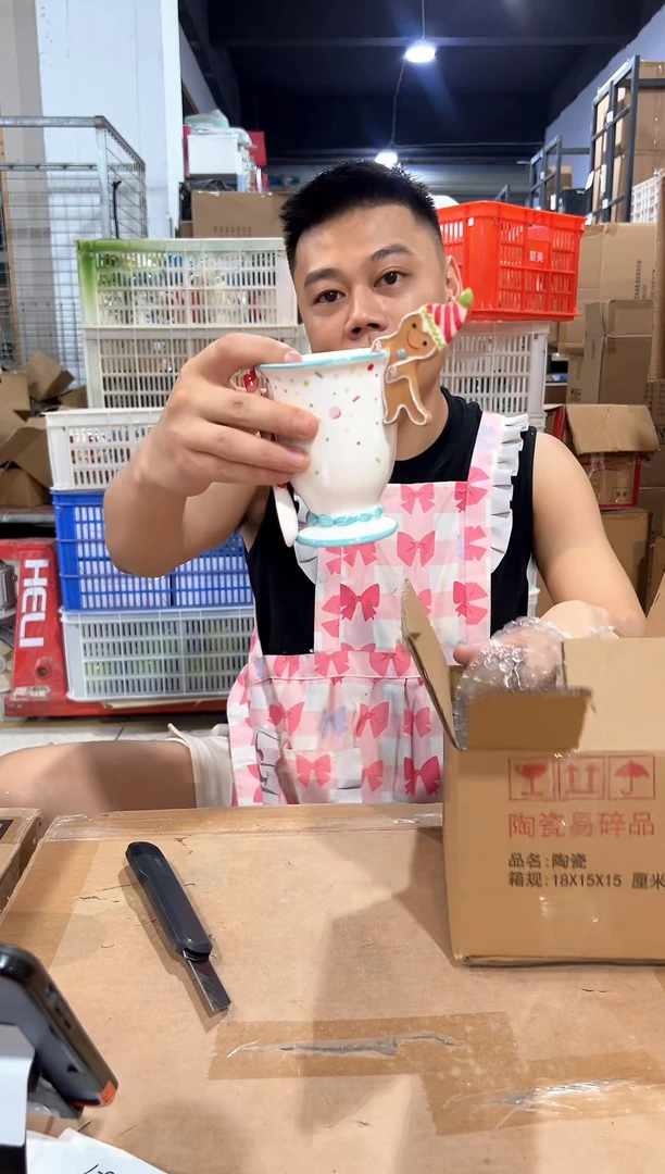瓷片姜饼人一杯一勺