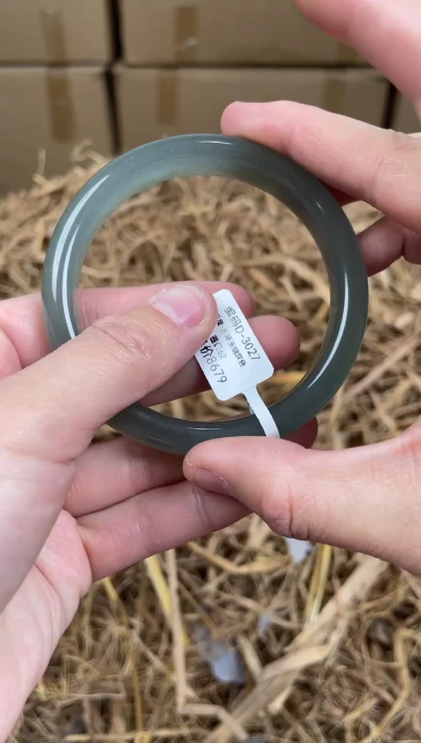 未镶嵌手镯石英质玉D3027