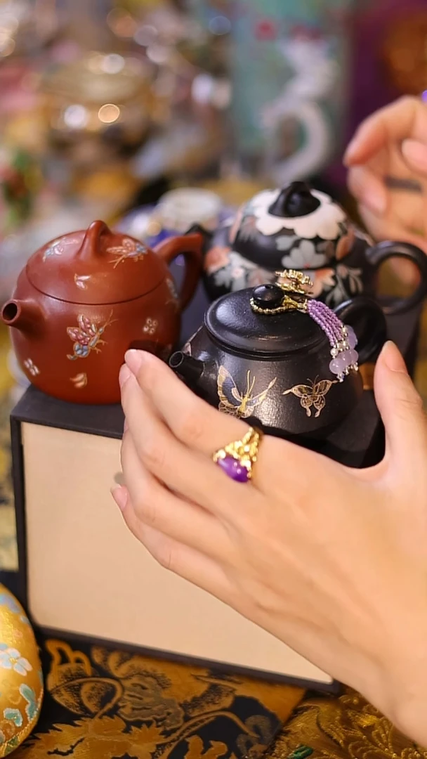 山怂阿卿直播间@@孤品紫砂壶（随机款）带礼盒+提溜