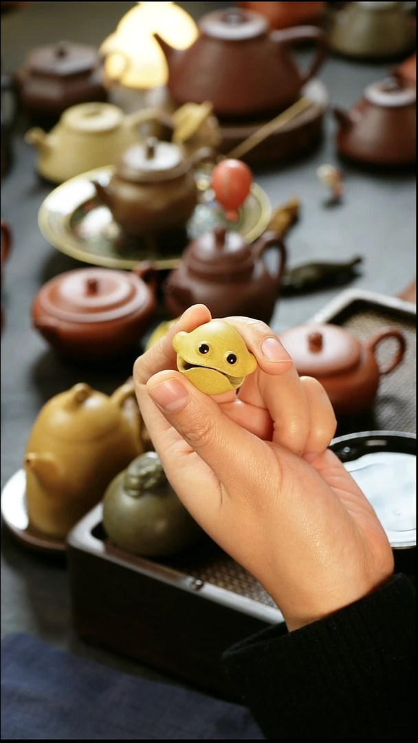 茶壶紫砂?***?铃铛蛙茶宠