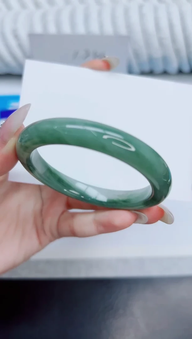 未镶嵌手镯石英质玉209/52.6