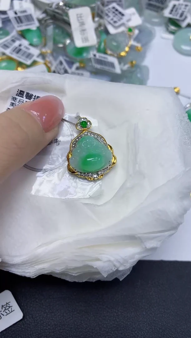 颈饰未镶嵌翡翠天然缅甸翡翠A货多样性发一件