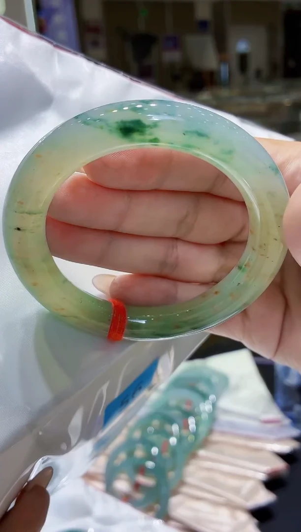 未镶嵌手镯翡翠翡翠手镯