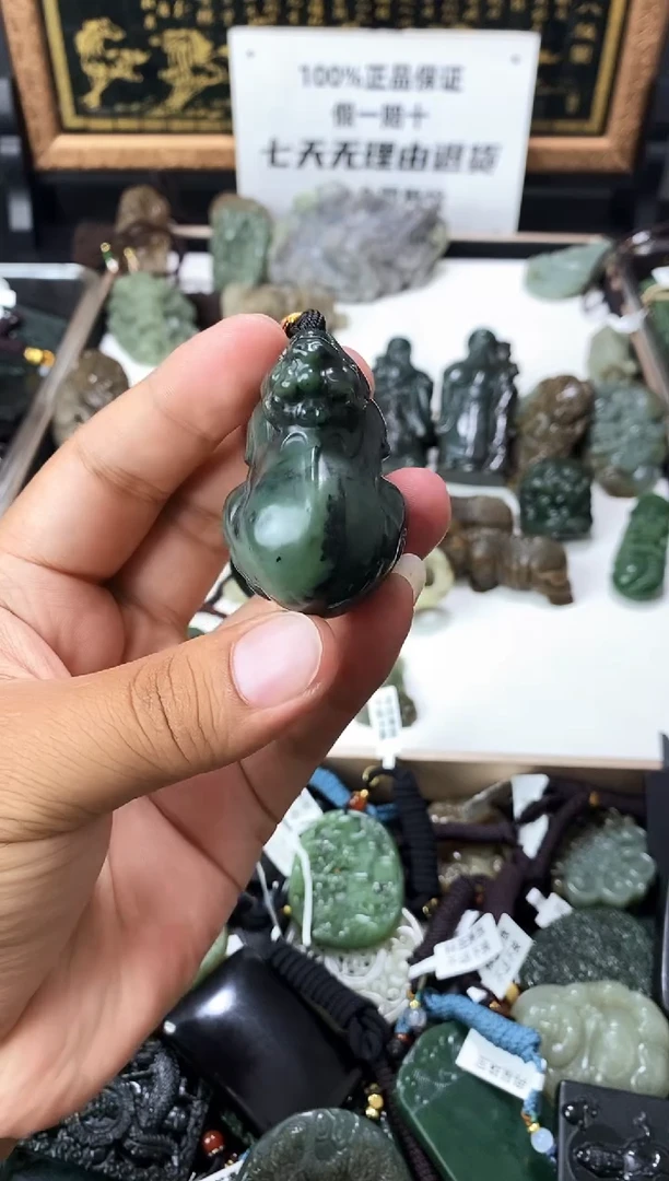 颈饰未镶嵌和田玉1
