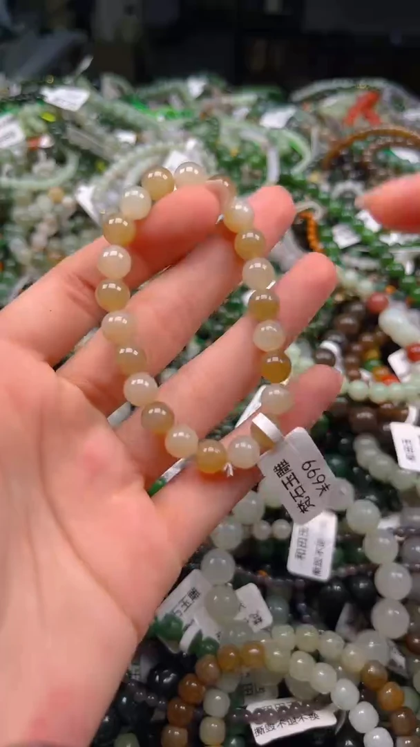 和田玉未镶嵌颈饰1