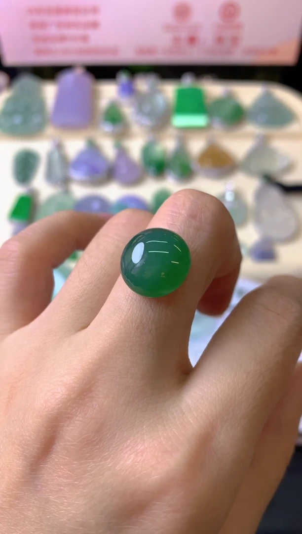 未镶嵌定制翡翠C****y裸玉（客户意向镶嵌）