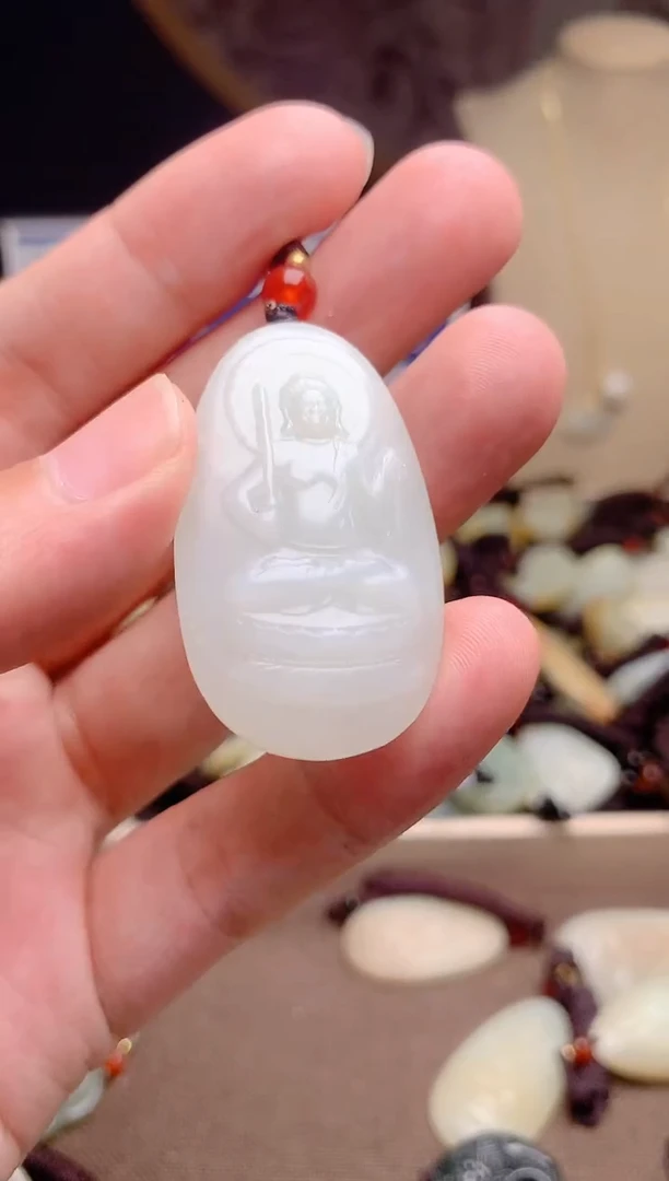 和田玉未镶嵌颈饰1