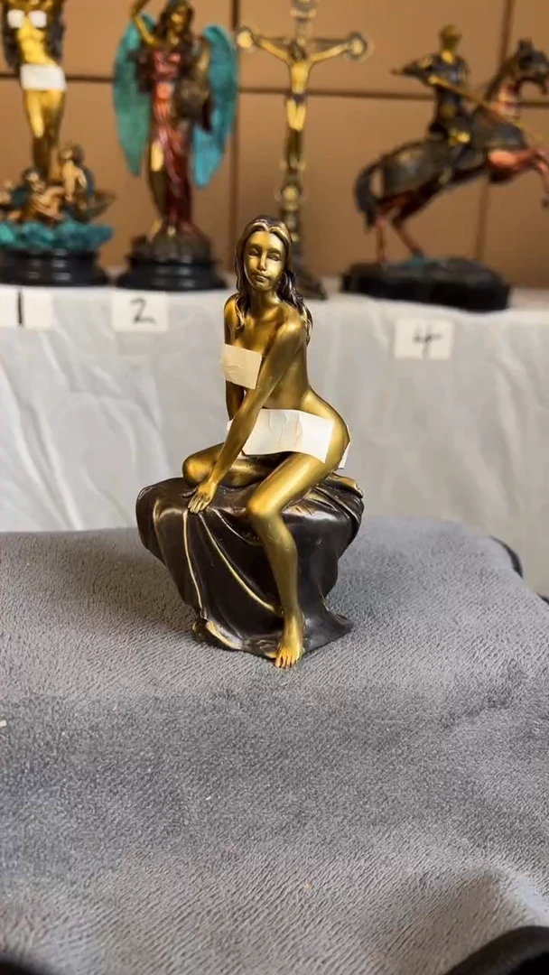 精铜材质精美雕塑