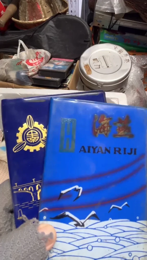 手工艺品琉璃抖**界摆件