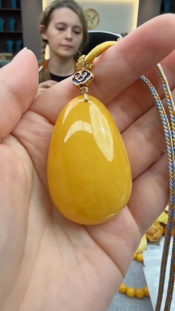琥珀颈饰未镶嵌94秒拍号 假一罚三