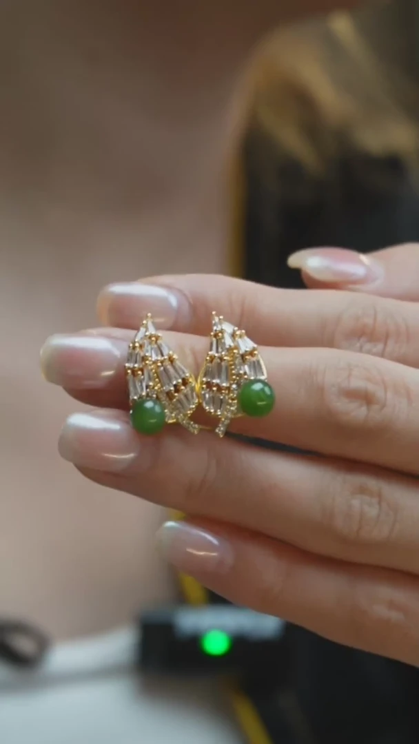 【闪购商品】和田玉耳饰未镶嵌D32