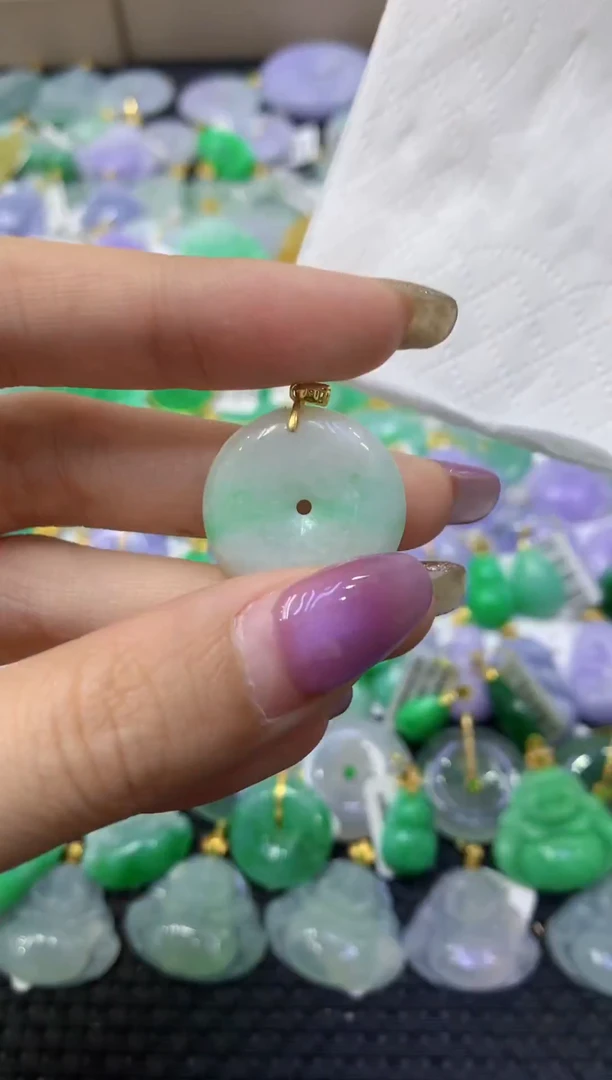 颈饰未镶嵌翡翠天然缅甸翡翠A货