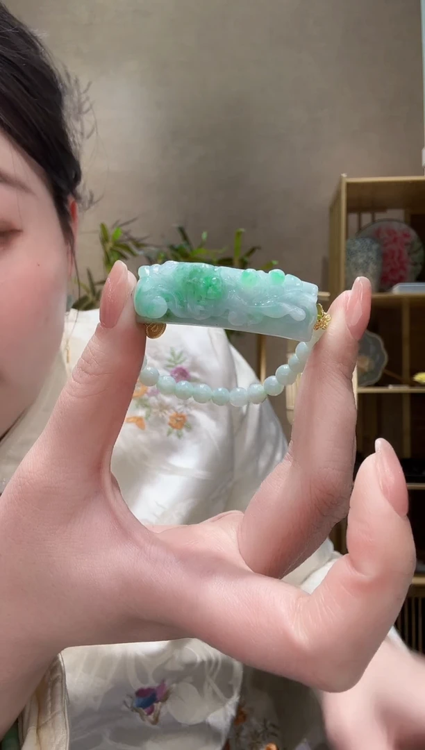 【闪购商品】翡翠颈饰未镶嵌手牌