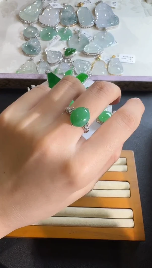 【闪购商品】翡翠戒指18K金镶嵌【源头工厂】钻石镶嵌