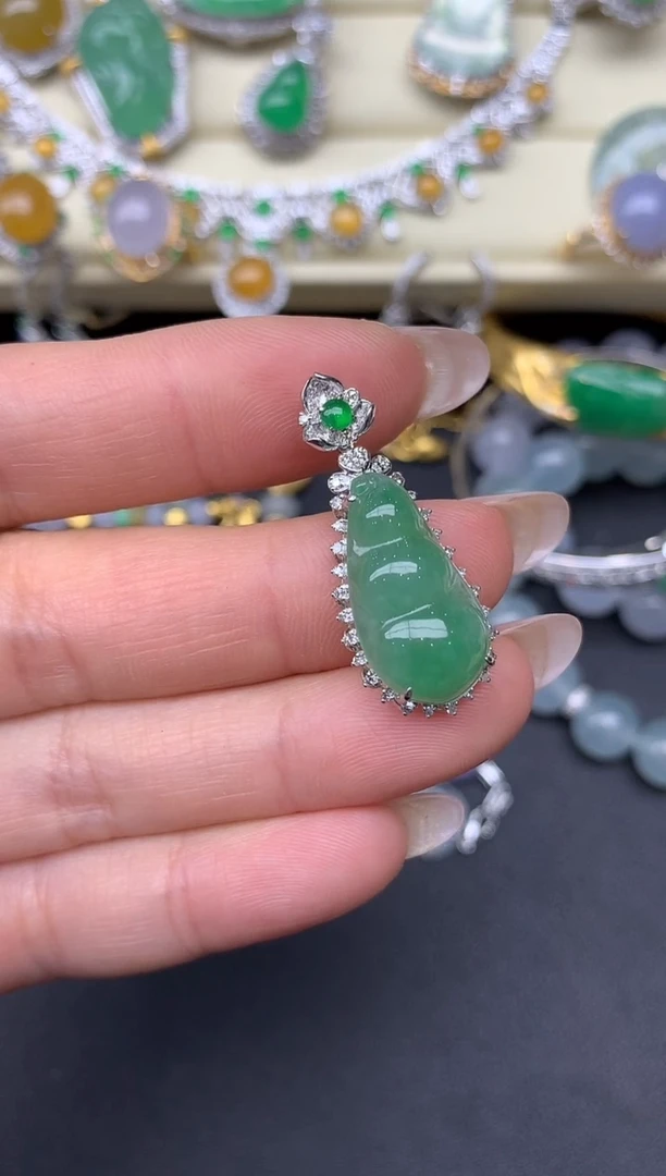 翡翠18K金镶嵌颈饰181-雪姐翡翠天天见