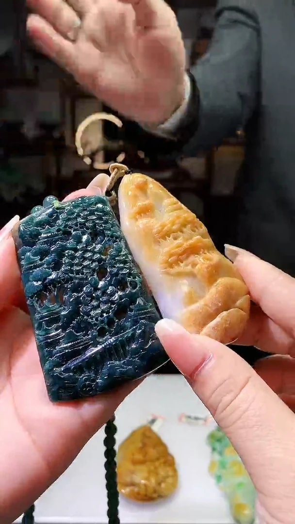 【闪购商品】定制翡翠未镶嵌1086xx-毛货挂件(赠珠链）41
