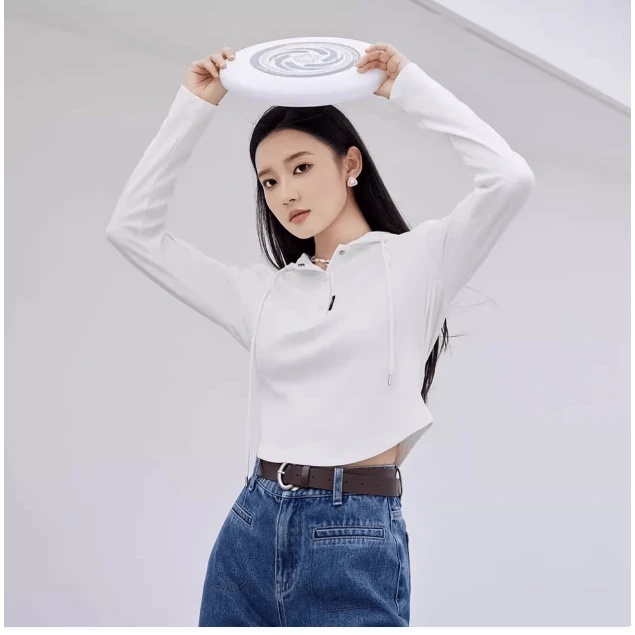 朵以2024春季新款修身连帽长袖显瘦短款上衣卫衣39DC331062