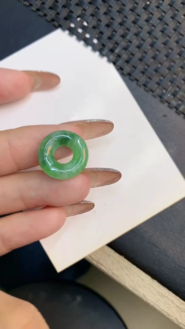 颈饰未镶嵌翡翠1