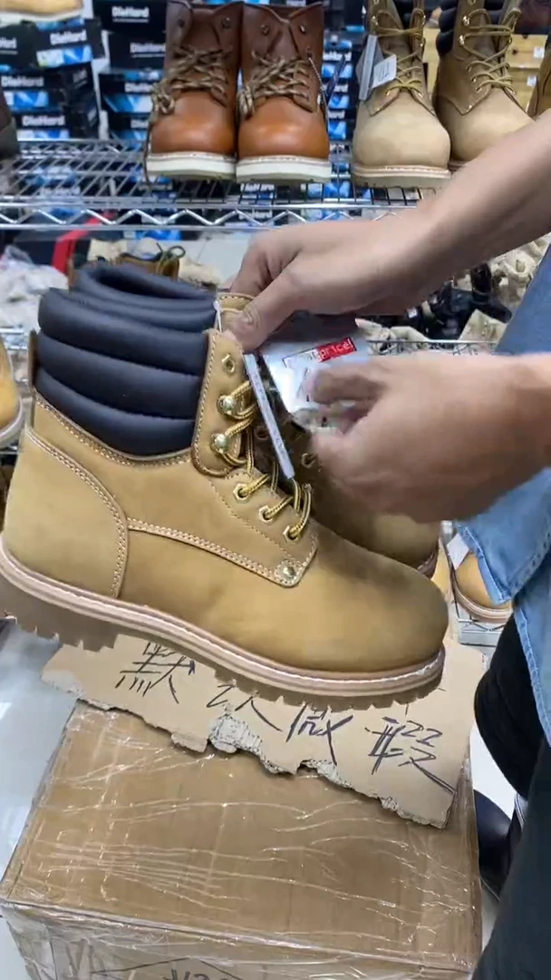 织物240 号，牛皮工装靴默认瑕疵，42码，皮鞋码，带钢头