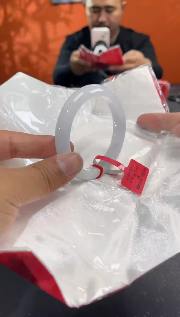 未镶嵌手镯翡翠7