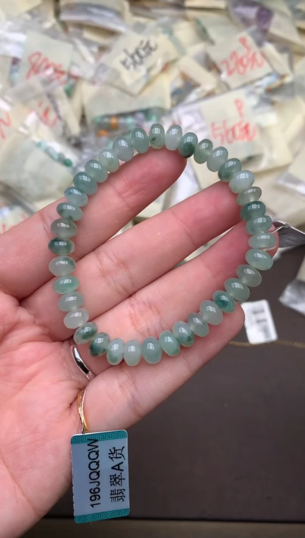 翡翠挂件未镶嵌—