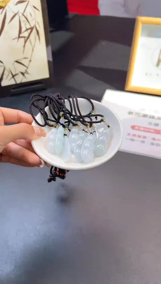 颈饰未镶嵌翡翠福豆W356-25092203A多样性发一