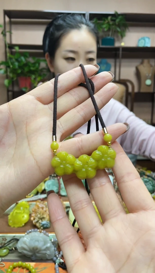 银S925镀金镶嵌蛇纹石玉颈饰·