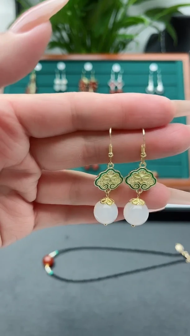 【闪购商品】玛瑙/玉髓耳饰银S925镀金镶嵌8806白