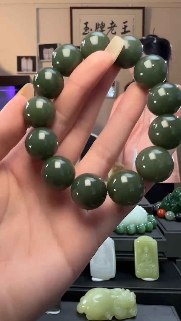 颈饰未镶嵌和田玉青黄口圆珠手串