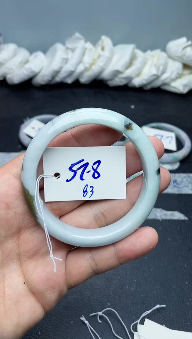 未镶嵌手镯翡翠83