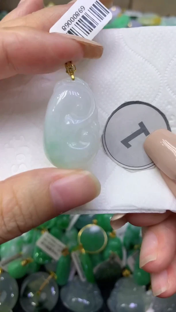 颈饰未镶嵌翡翠天然缅甸翡翠A货