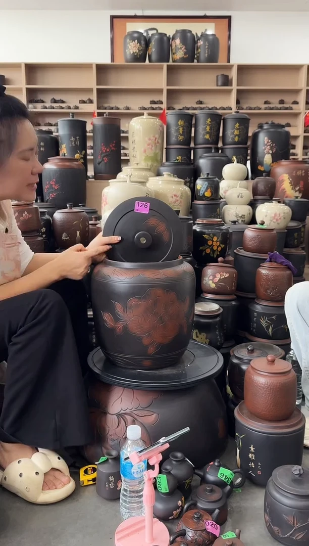 罐瑕疵 线雕牡丹五号水缸 15升  126