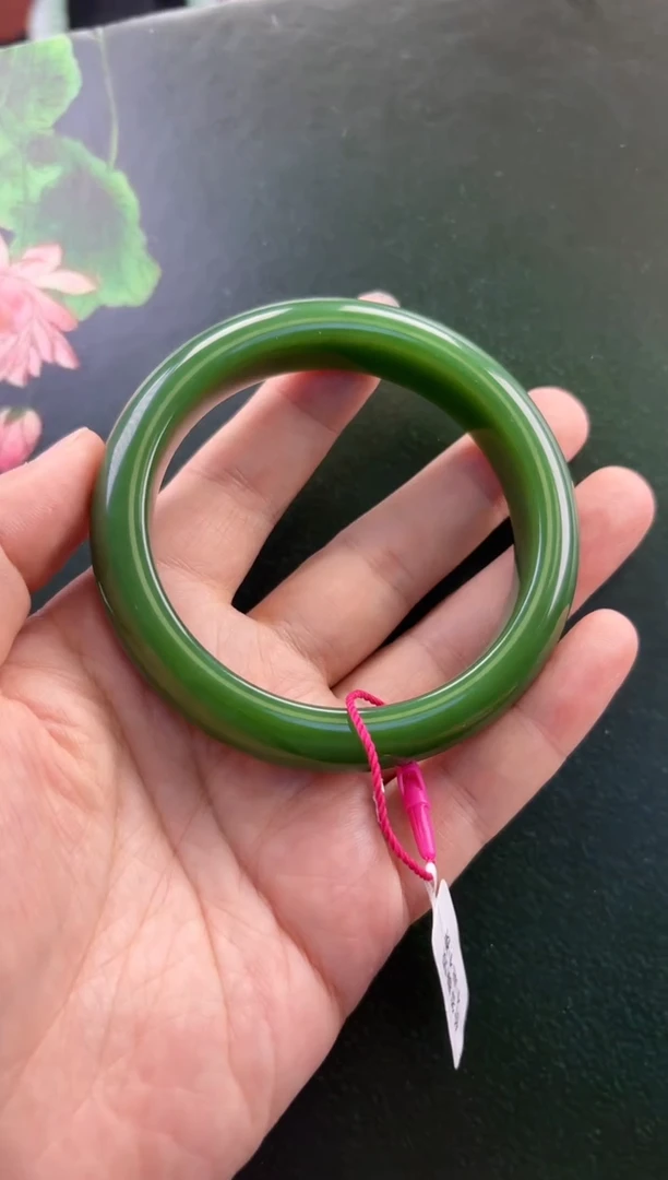 未镶嵌手镯和田玉手镯