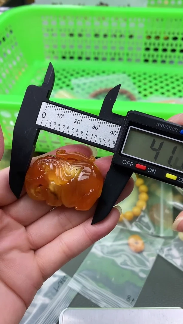 未镶嵌琥珀珠宝奇石227