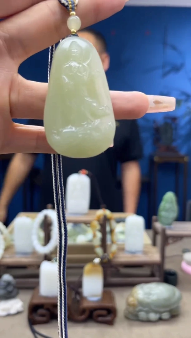 和田玉未镶嵌颈饰1