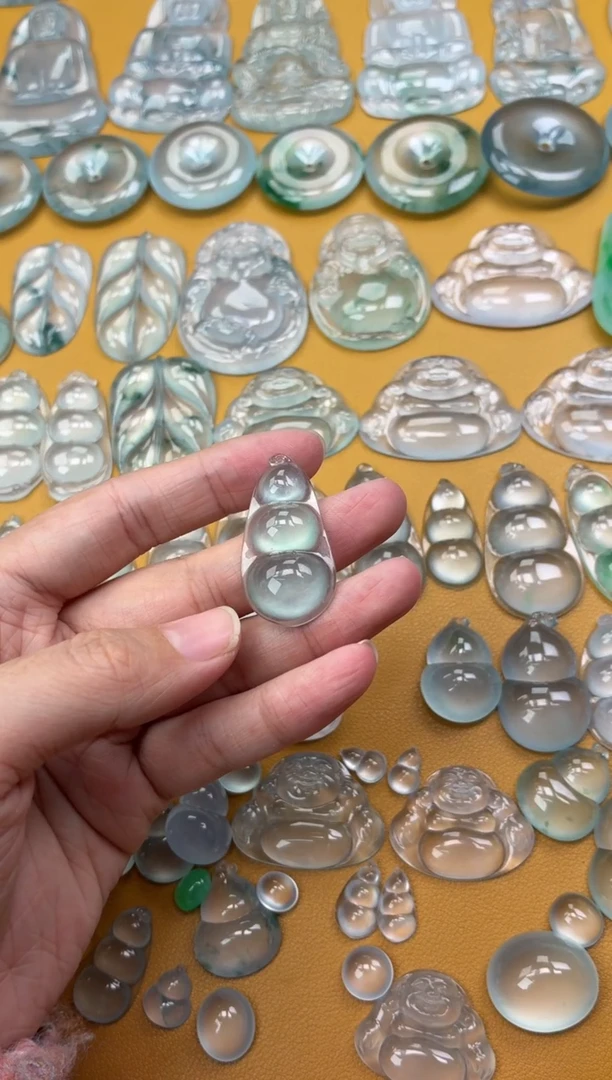 吊坠(不含链)未镶嵌翡翠29 豆子 34.8 18 6.3