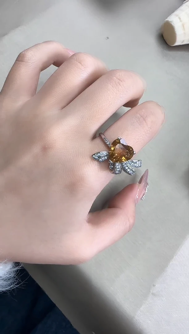 【闪购商品】黄晶戒指银S925镶嵌爱心款暴力黄戒指